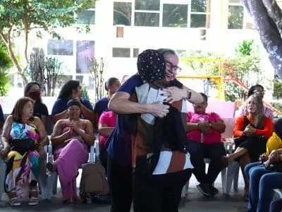 Voluntários promovem tarde de solidariedade com pacientes oncológicas no HBDF