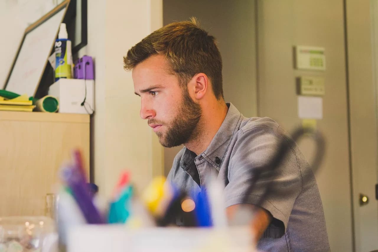 Novo Programa de Qualificação Profissional Oferece Oportunidades para 15 Mil Jovens