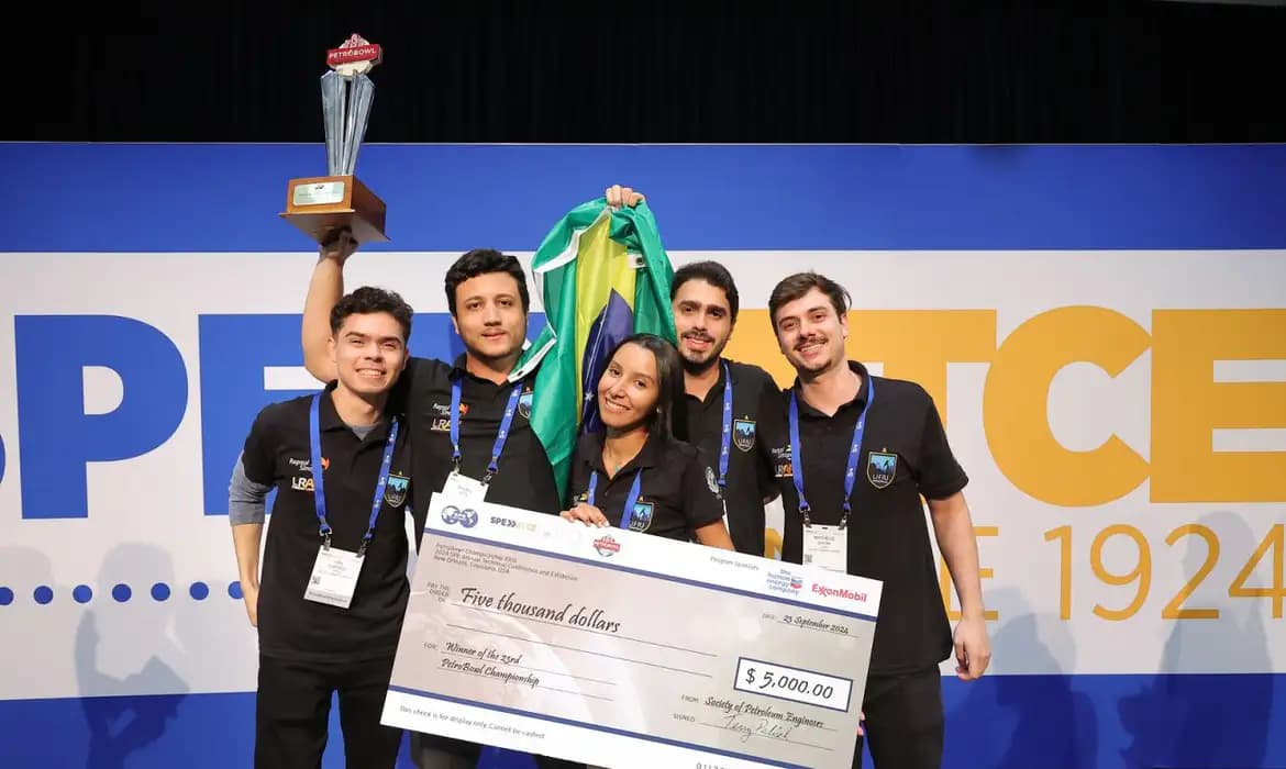 Estudantes da UFRJ conquistam bicampeonato mundial em competição de engenharia