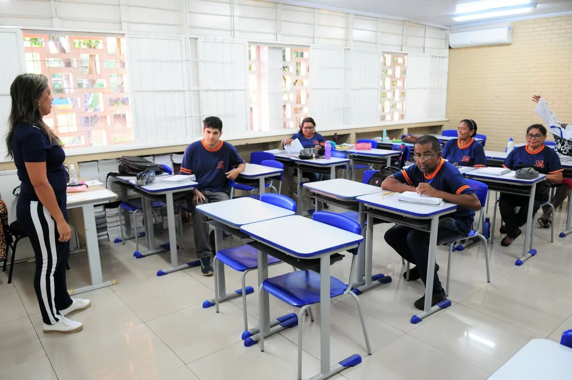 Educação de Jovens e Adultos (EJA) abre inscrições até 5 de novembro no DF