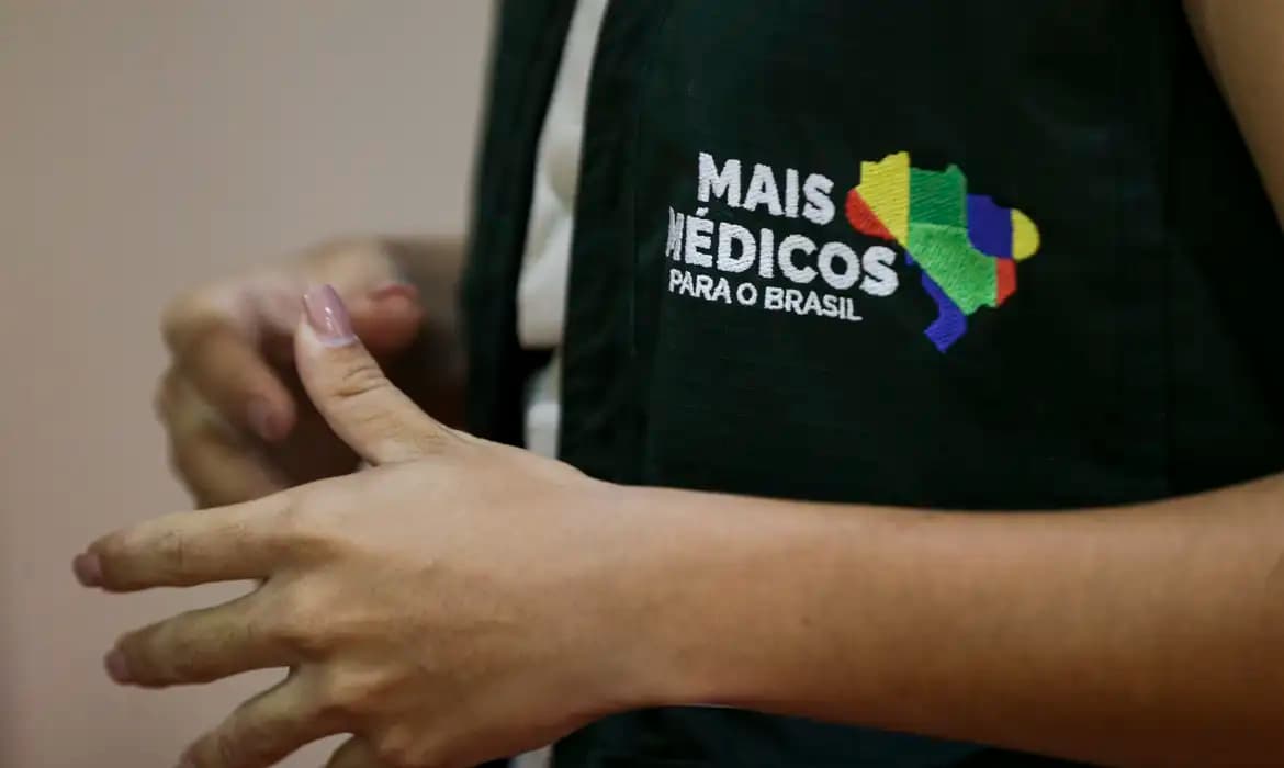 Programa Mais Médicos atinge quase 80% dos municípios brasileiros com menos de 52 mil habitantes