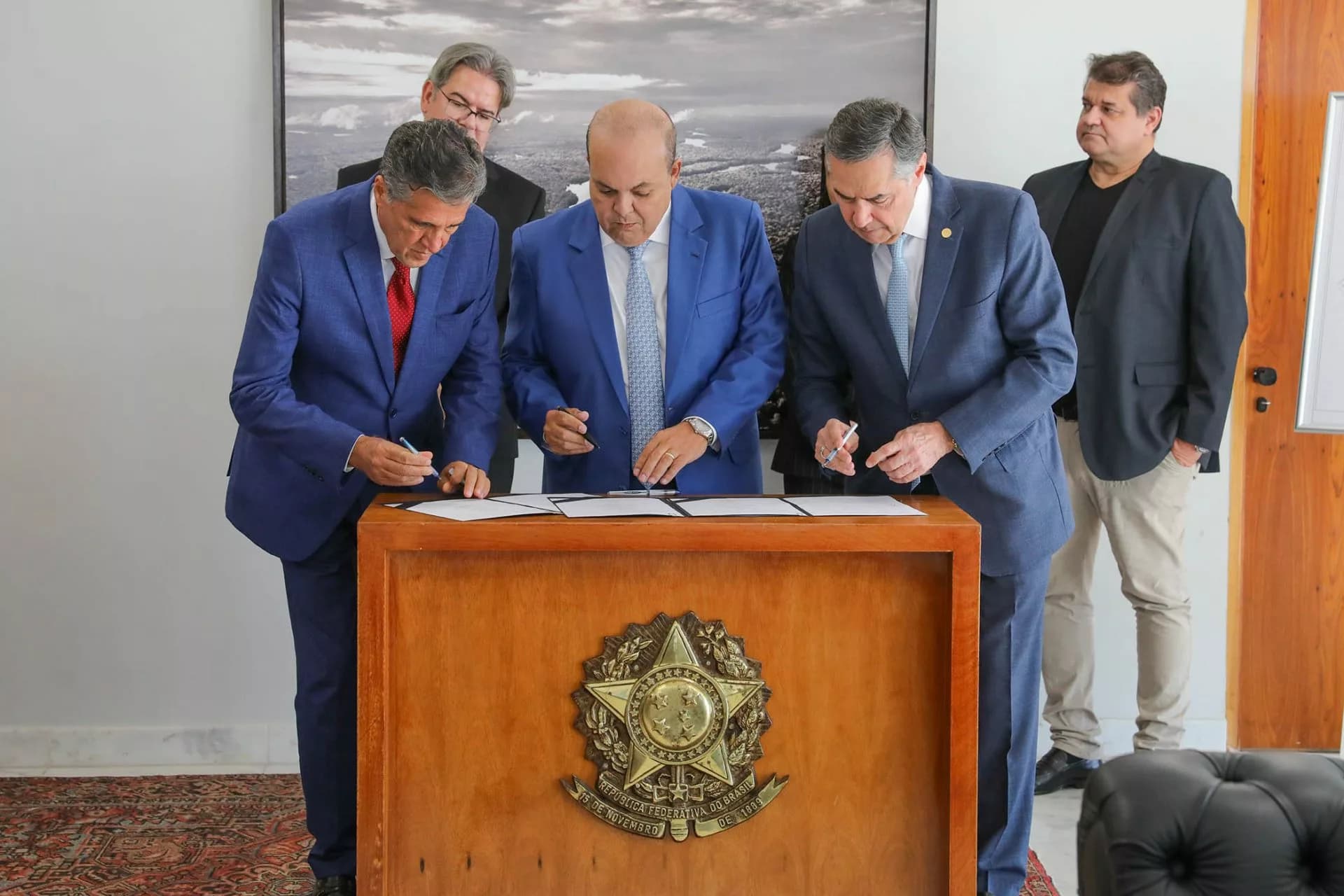 GDF e STF firmam parceria para plantio de 5,3 mil mudas no Cerrado