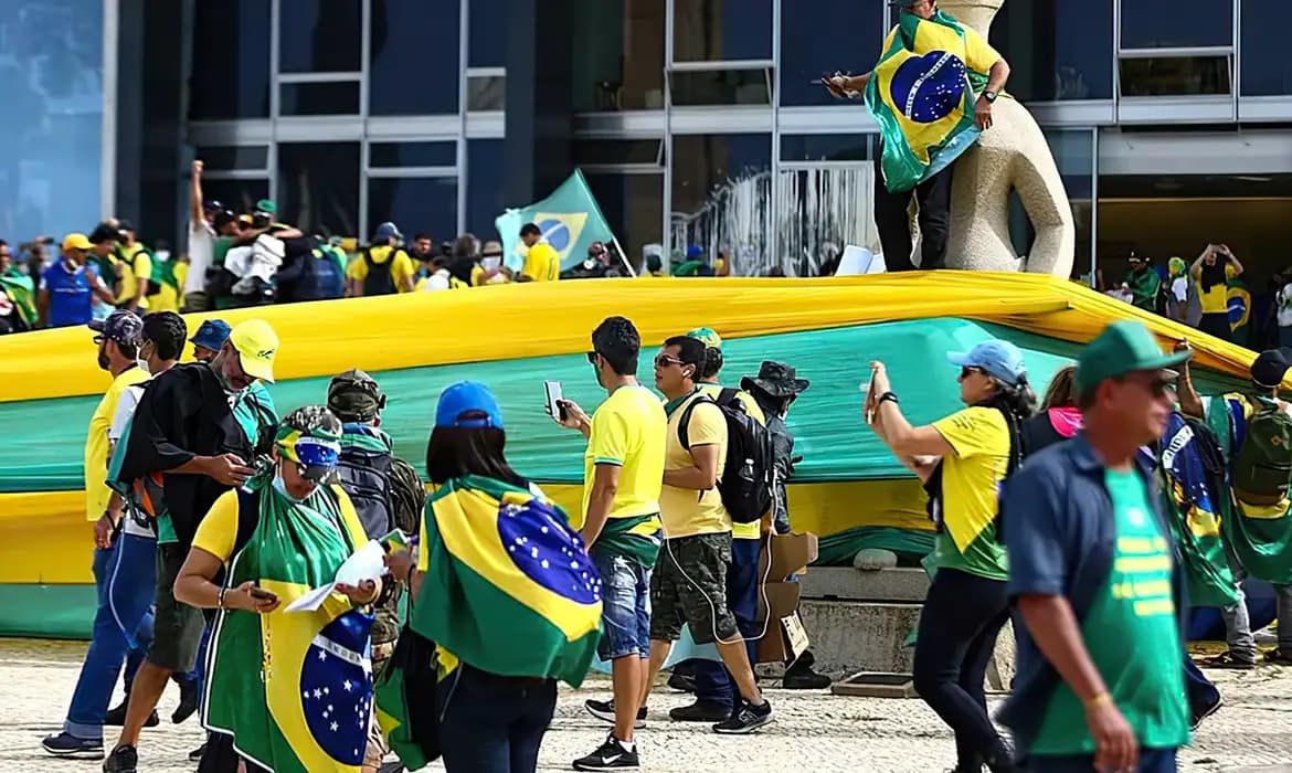 Golpistas planejaram culpar governo Lula por atos de 8 de janeiro, revela PF