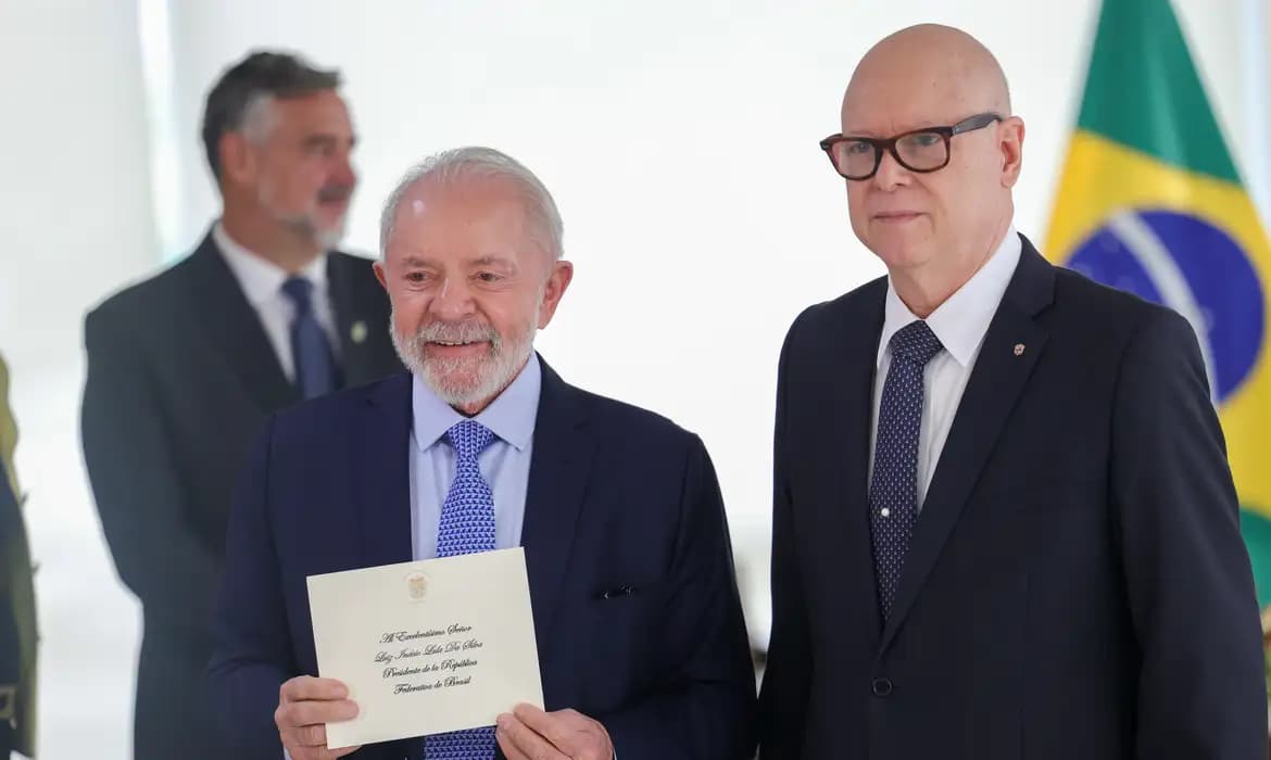 Lula recebe credenciais de novos embaixadores e mantém agenda diplomática intensa