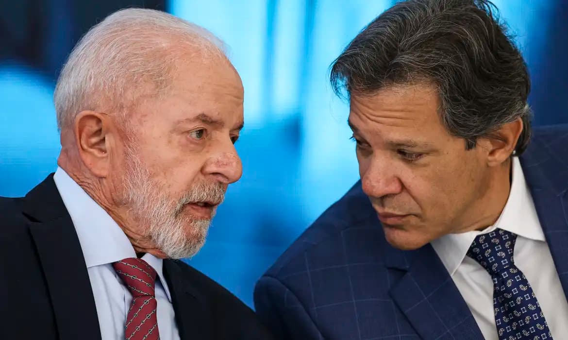 Lula retoma reuniões para definir corte de gastos nesta sexta-feira