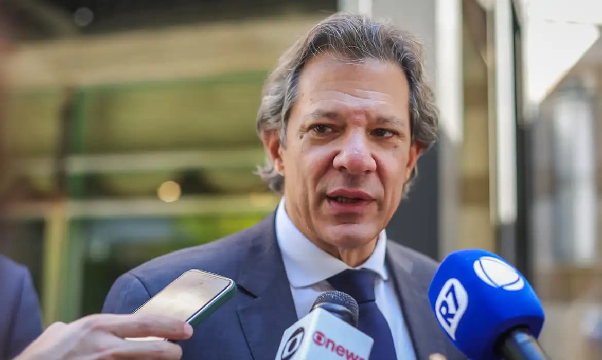 Ministro da Fazenda e Defesa discutem corte de gastos e inclusão de despesas militares