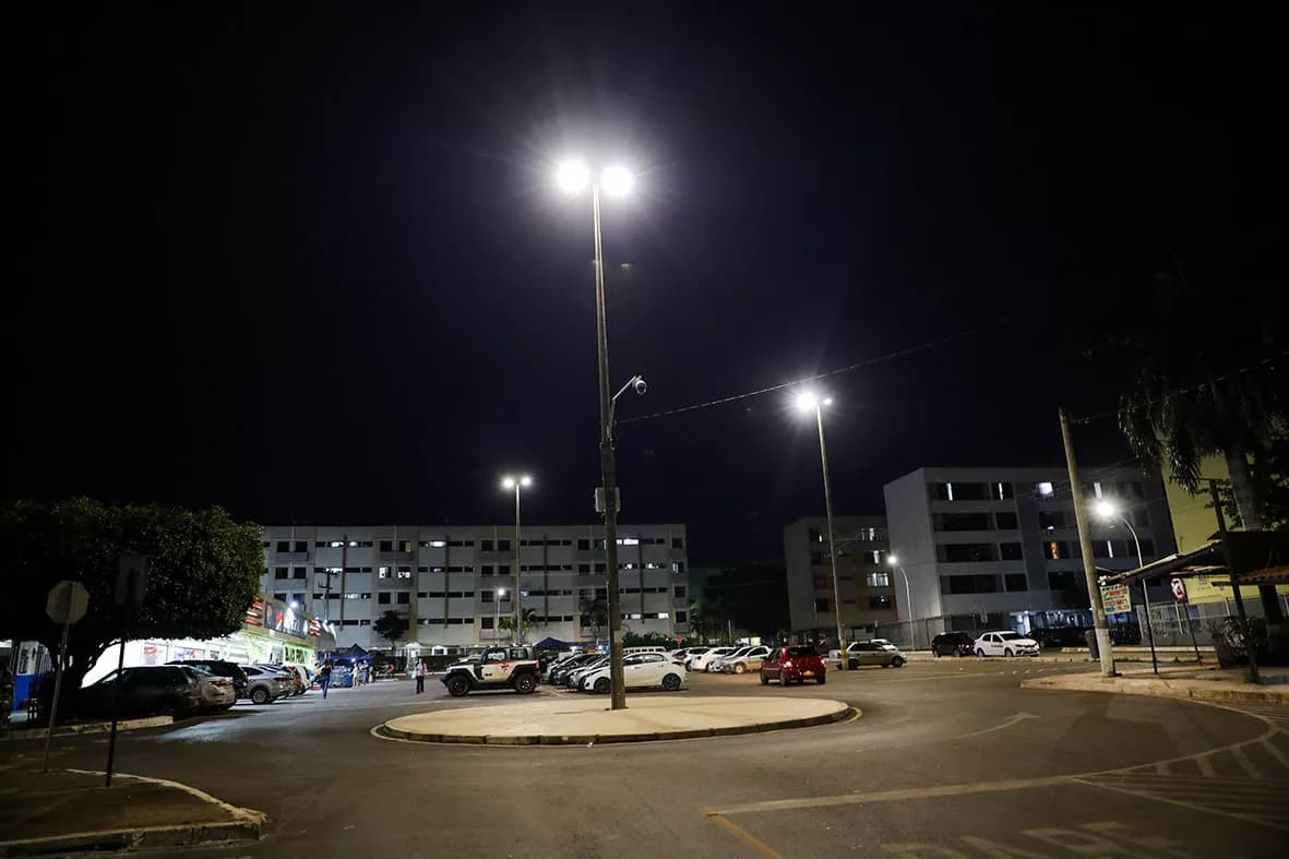 Modernização da iluminação pública vai trocar 173 mil luminárias no DF