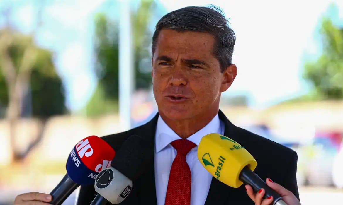 Operação Contragolpe: PF investiga militares e ex-chefe de pasta presidencial por suposto plano golpista