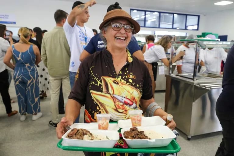 Restaurantes comunitários do DF oferecem acesso a duas refeições por turno