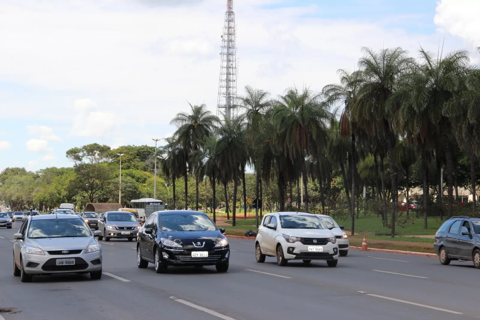 Prazo para Licenciamento de Veículos com placas final 9 e 0 termina em 31 de dezembro