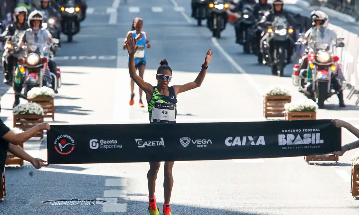 Brasil volta ao pódio feminino da São Silvestre com Núbia de Oliveira Silva