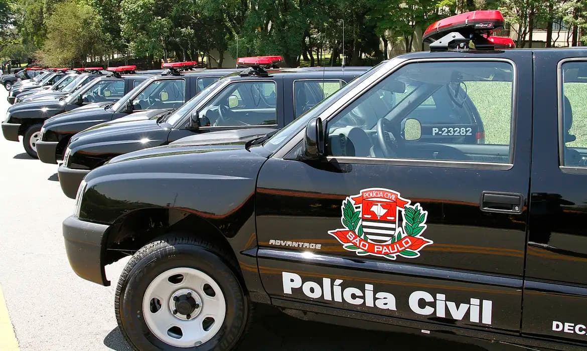 Polícia Civil prende namorada de suspeito de envolvimento na morte de delator do PCC
