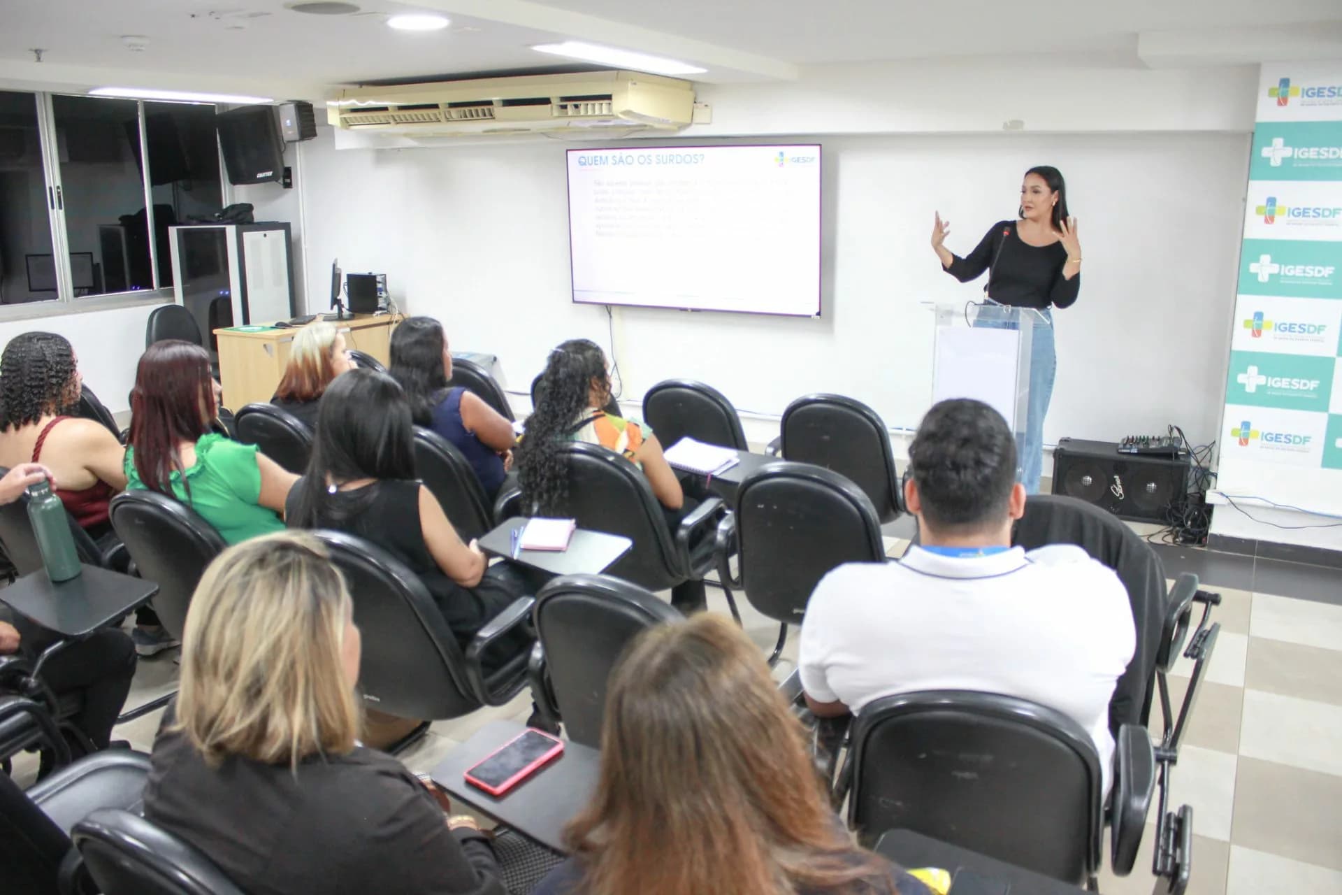 IgesDF lança projeto de treinamento em libras para profissionais da saúde