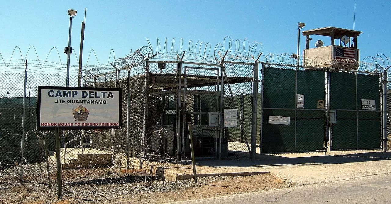 Trump anuncia envio de imigrantes presos para Guantánamo e reacende debate nos EUA