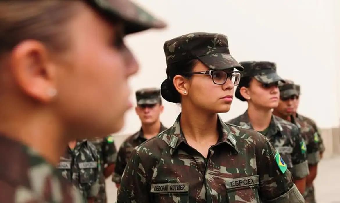 Forças armadas iniciam alistamento voluntário feminino em 2025
