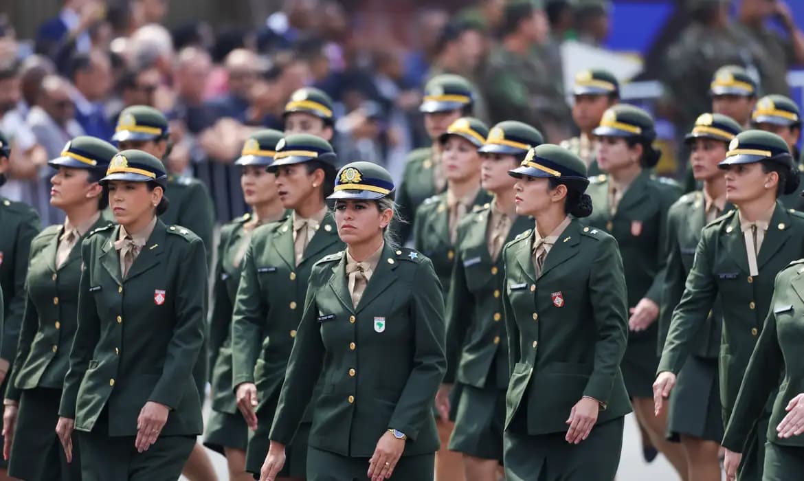 Alistamento militar feminino registra 7 mil inscrições em dois dias