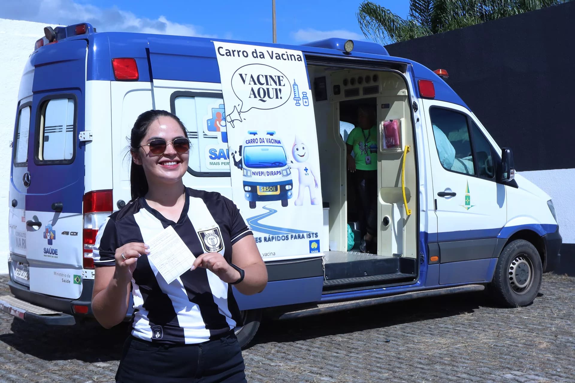 Mais de 100 pessoas são vacinadas na abertura do Candangão 2025