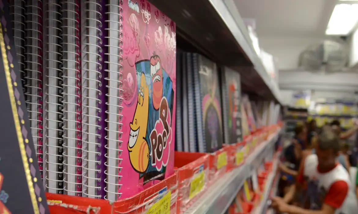 Gastos com material escolar crescem e impactam 85% das famílias brasileiras