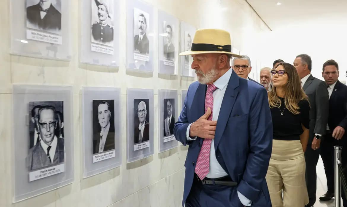 Lula defende soberania nacional diante de mudanças na moderação de redes sociais pela Meta