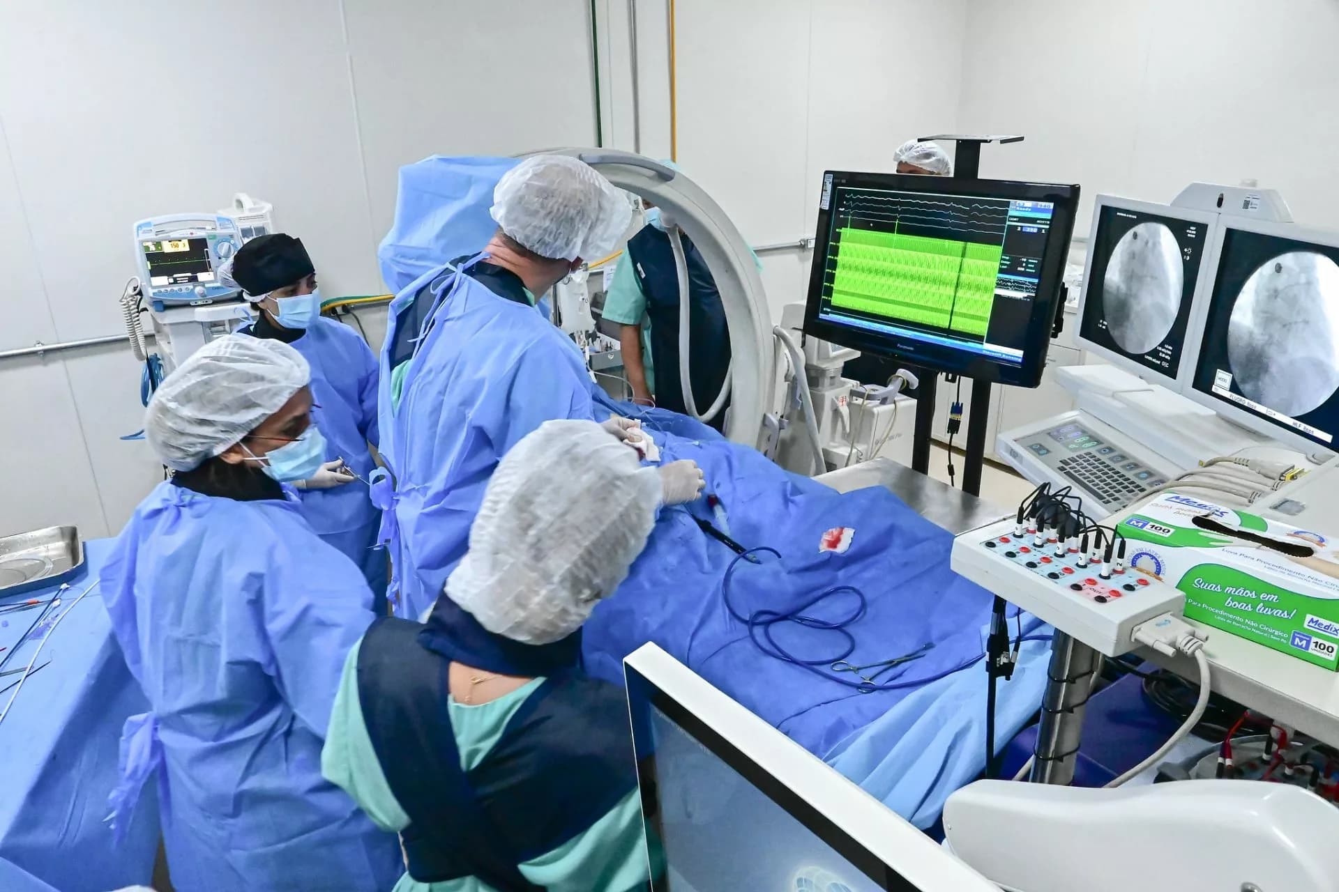 Hospital de Base do DF realiza procedimento cardíaco inovador no SUS