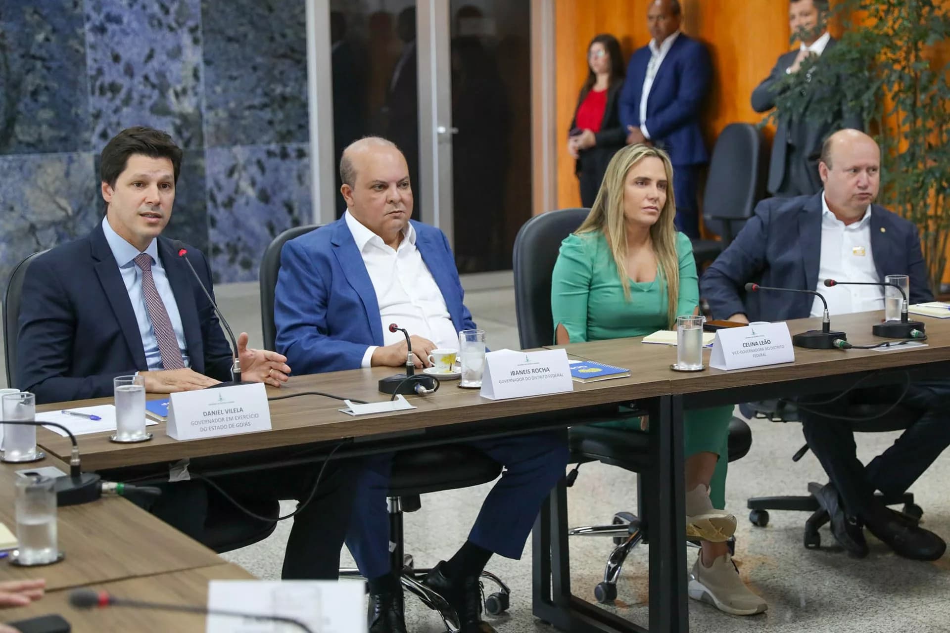 GDF e governo de Goiás firmam convênio para reduzir passagens de ônibus do Entorno