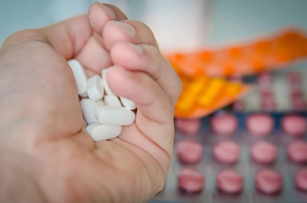 Cortes no combate ao HIV ameaçam milhões de vidas até 2030, diz OMS