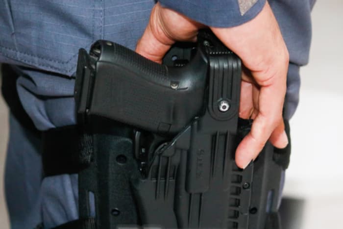 Polícia Federal investiga milícia com PMs no DF por extorsão com dados sigilosos