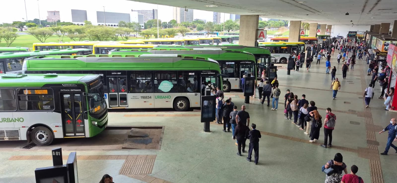 Transporte público gratuito e reforçado facilita acesso às comemorações dos 65 anos de Brasília