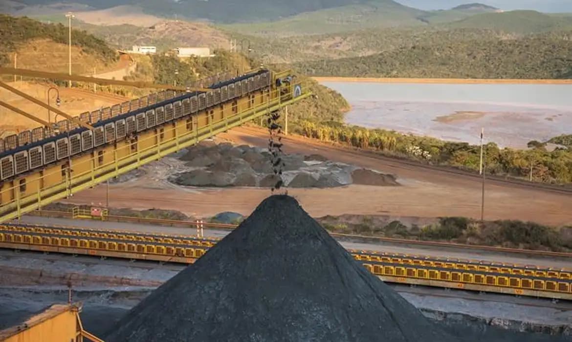 Corrida por minerais para energia limpa ameaça clima e comunidades tradicionais no Brasil