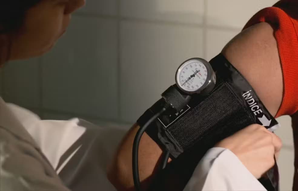 Hipertensão emocional: estresse em alta desafia a saúde e exige atenção preventiva