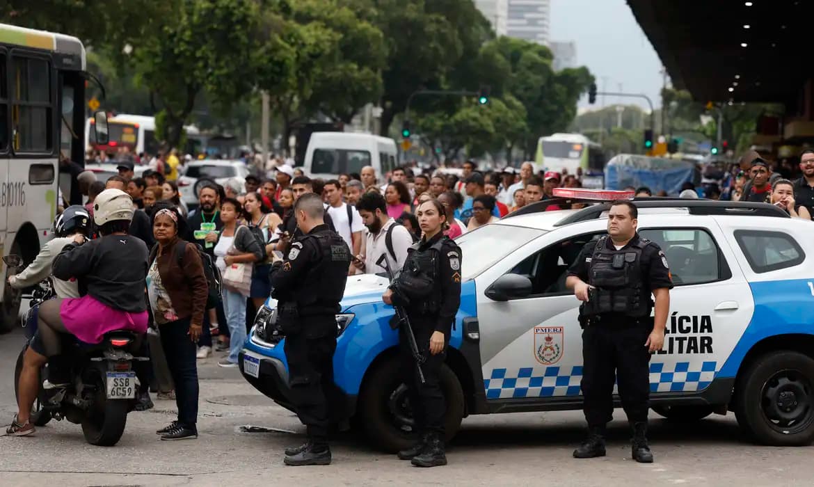 Operação no Rio: 18 mortos, 56 presos e policiais mortos e feridos