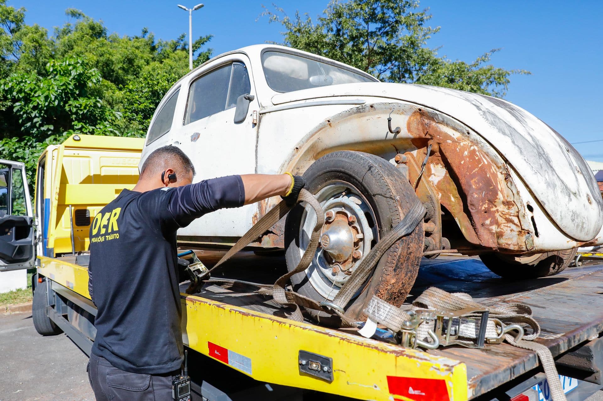 DF Livre de Carcaças: 1.259 veículos abandonados são removidos das ruas em 2025