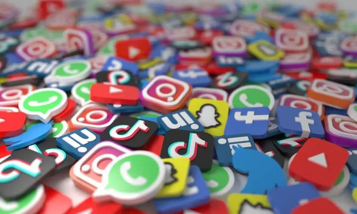 CGI.br estabelece diretrizes para regulação de redes sociais no Brasil