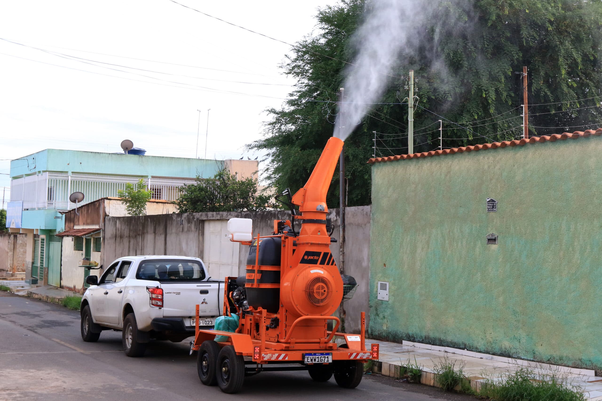 Novo equipamento de pulverização contra a dengue é testado em Planaltina