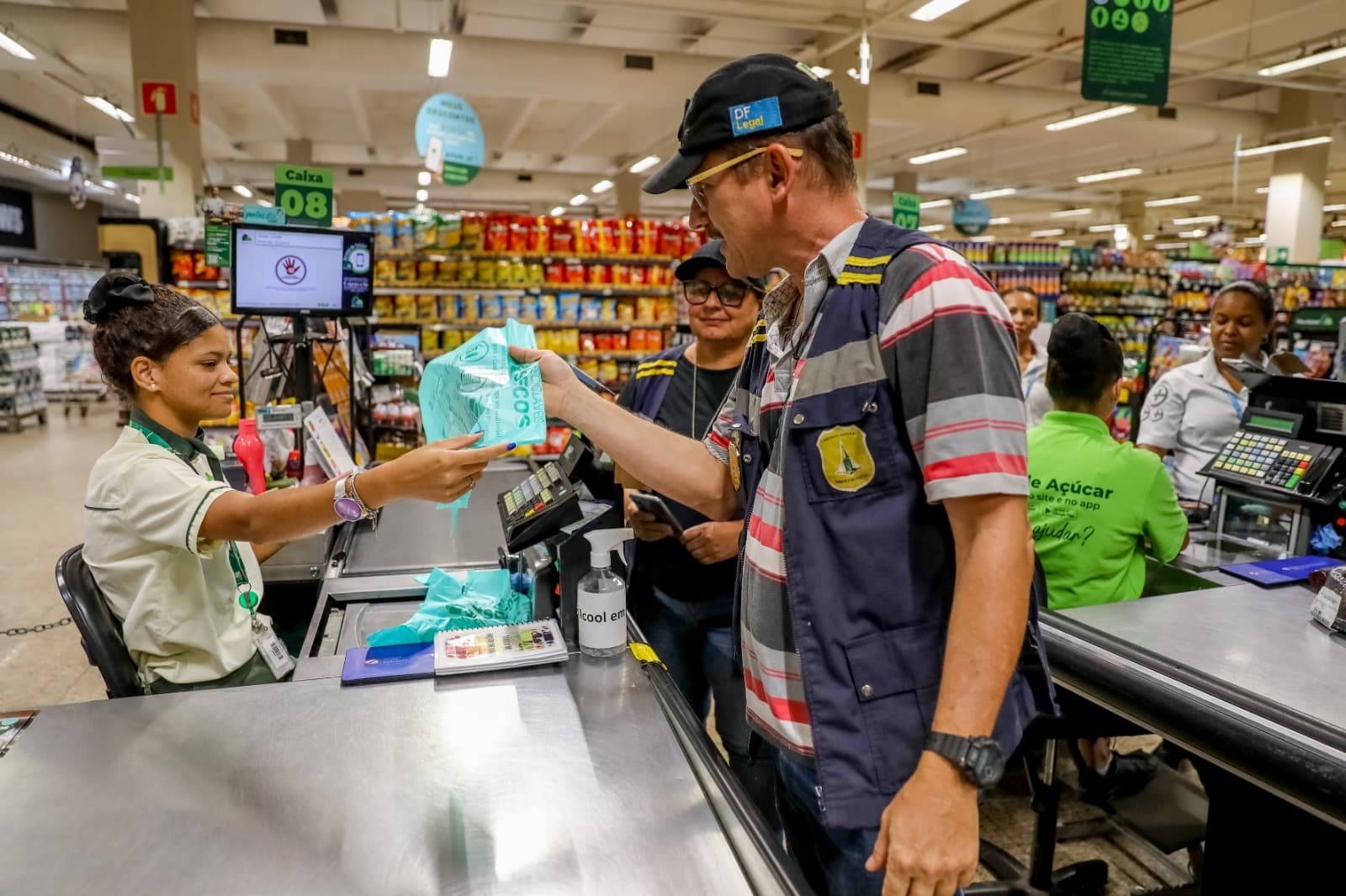 Ampliado prazo para comércios se adaptarem à lei das sacolas plásticas