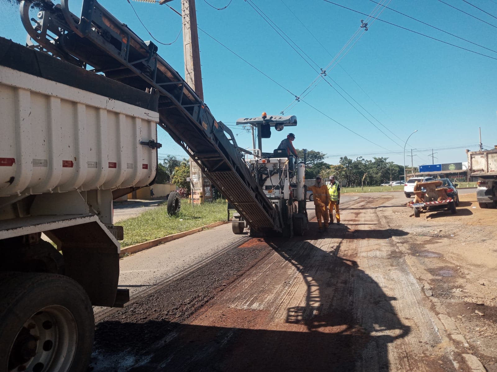Trecho da Ponte Alta, no Gama, passa por recuperação asfáltica
