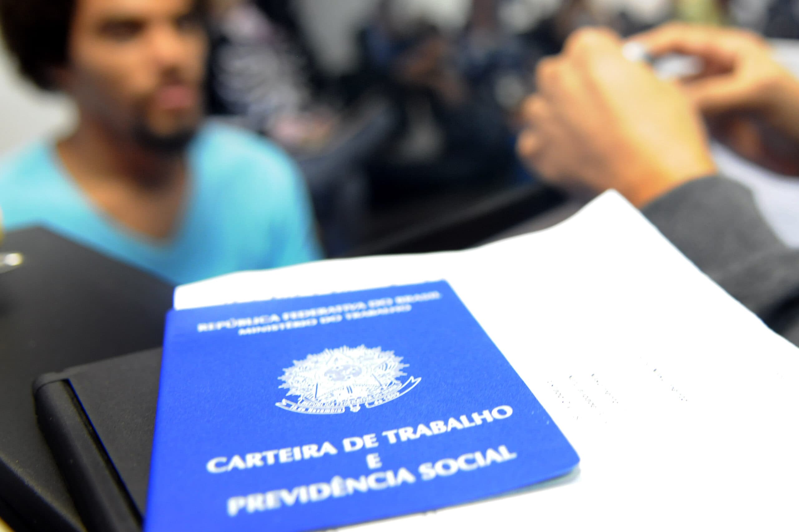 Semana termina com 152 vagas de emprego e salários até R$ 5 mil
