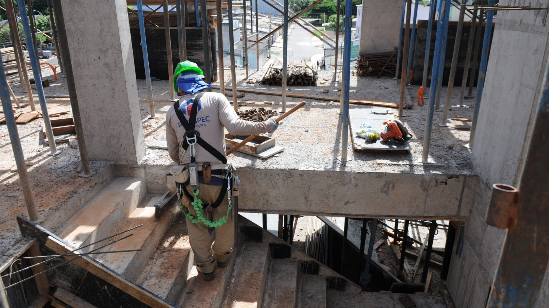Obras é o setor com mais vagas neste início de semana