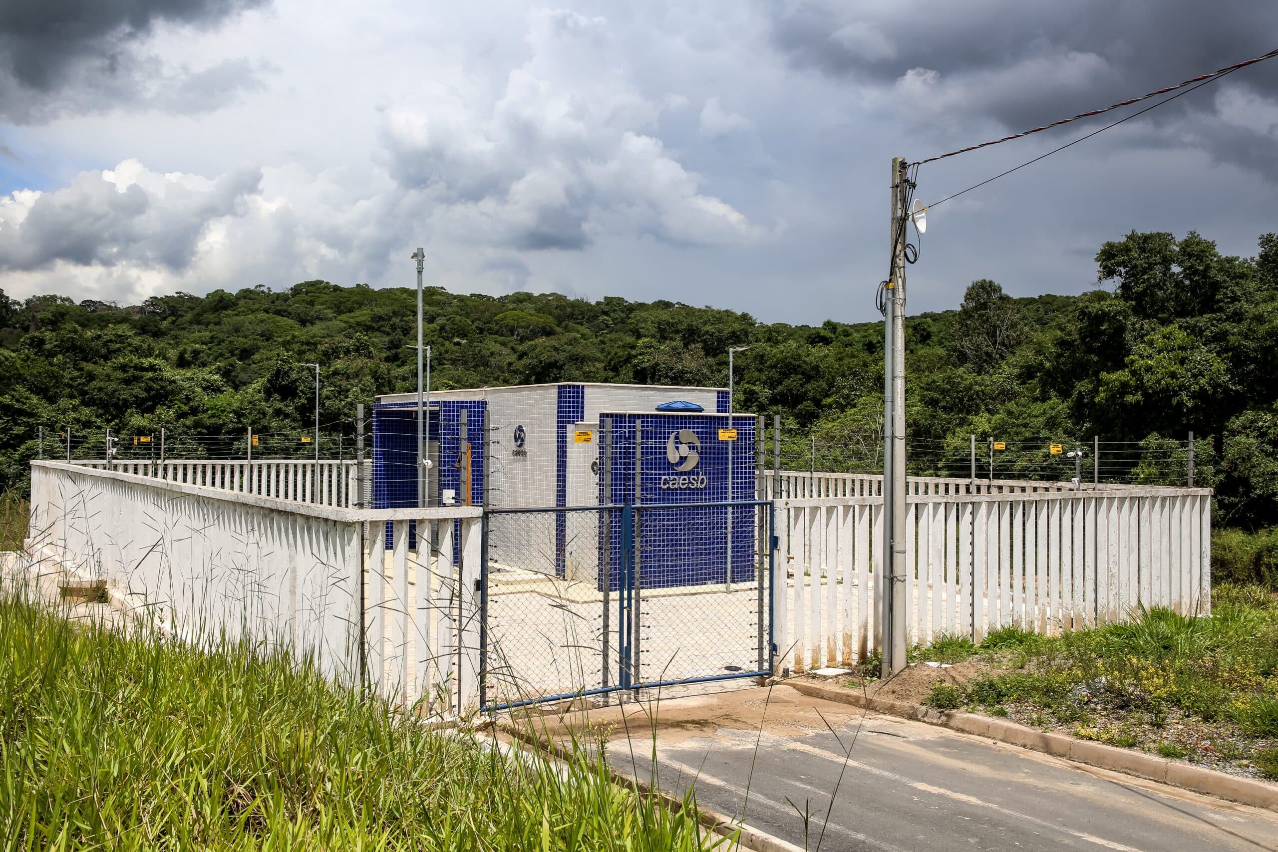 Colônia Agrícola Sucupira, no Riacho Fundo, recebe rede de esgoto
