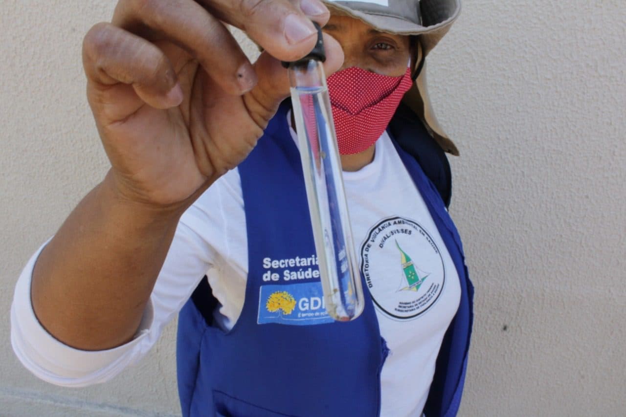 Força-tarefa orienta moradores no combate à dengue