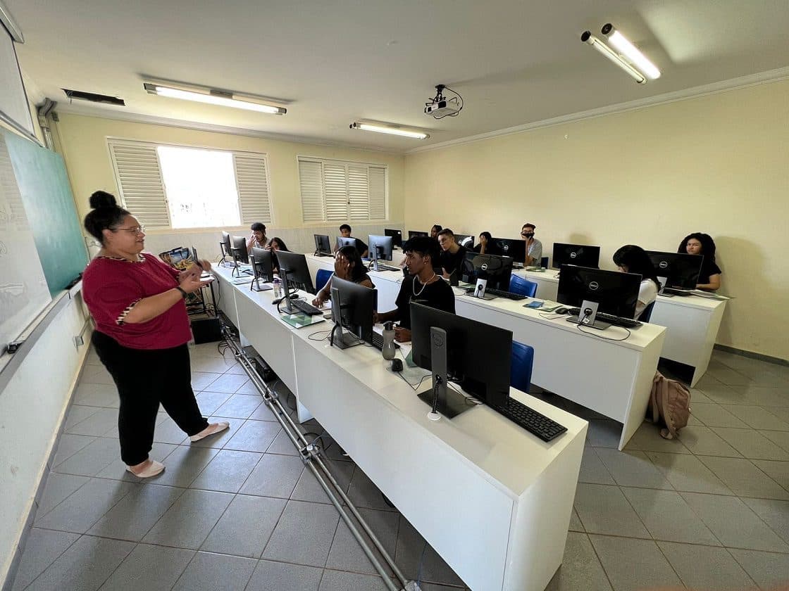 Jovens dos centros de juventude participam gratuitamente do DNA de Gigante