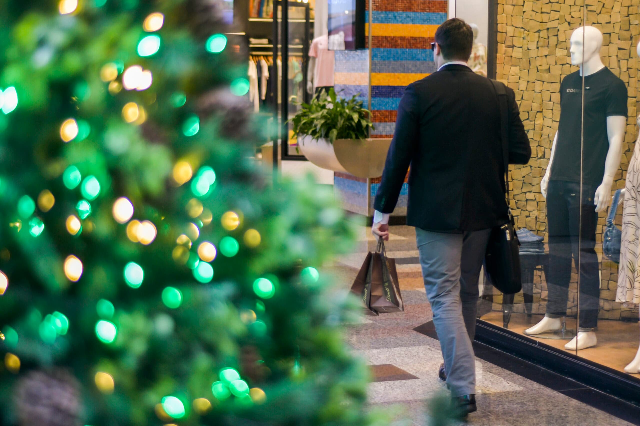 Dicas para consumidores fazerem um bom negócio nas compras de Natal