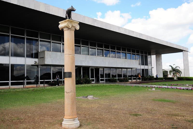 Funcionalismo público terá ponto facultativo na segunda-feira (14)