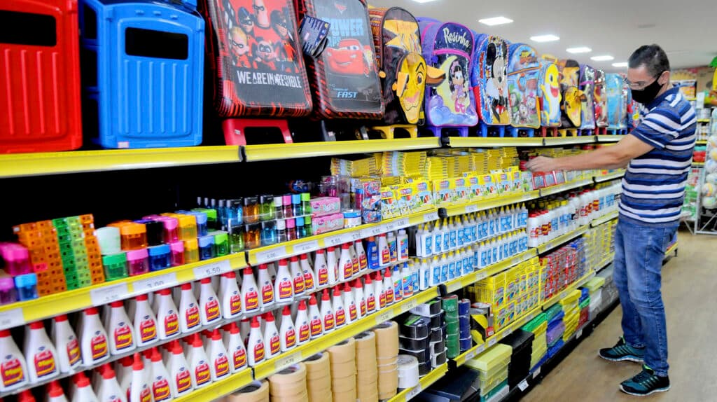 Lançado chamamento público para fornecedores de material didático escolar
