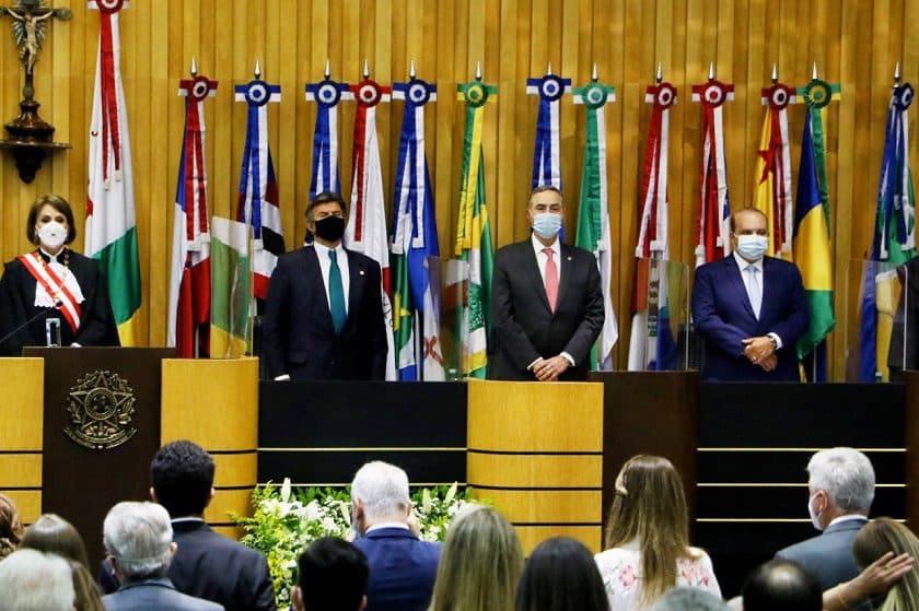 Governador Ibaneis prestigia posse da nova direção do TST