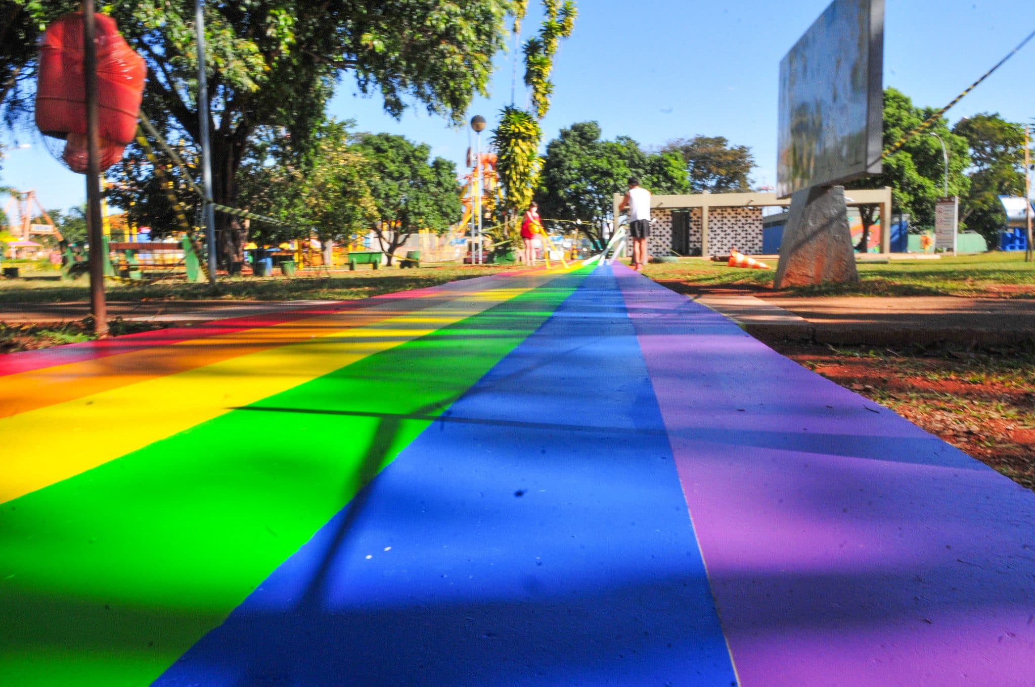3,8% da população do DF se identifica como LGBTQIA+