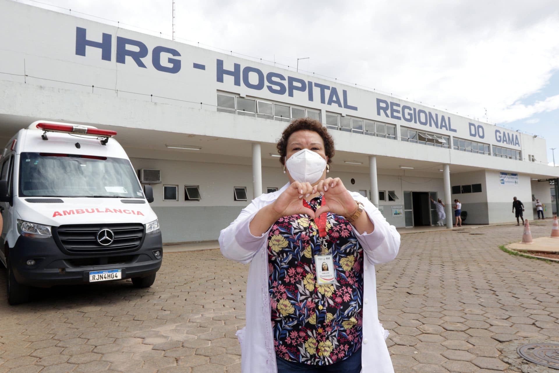 Após quadro grave de covid, servidora do HRG volta ao trabalho