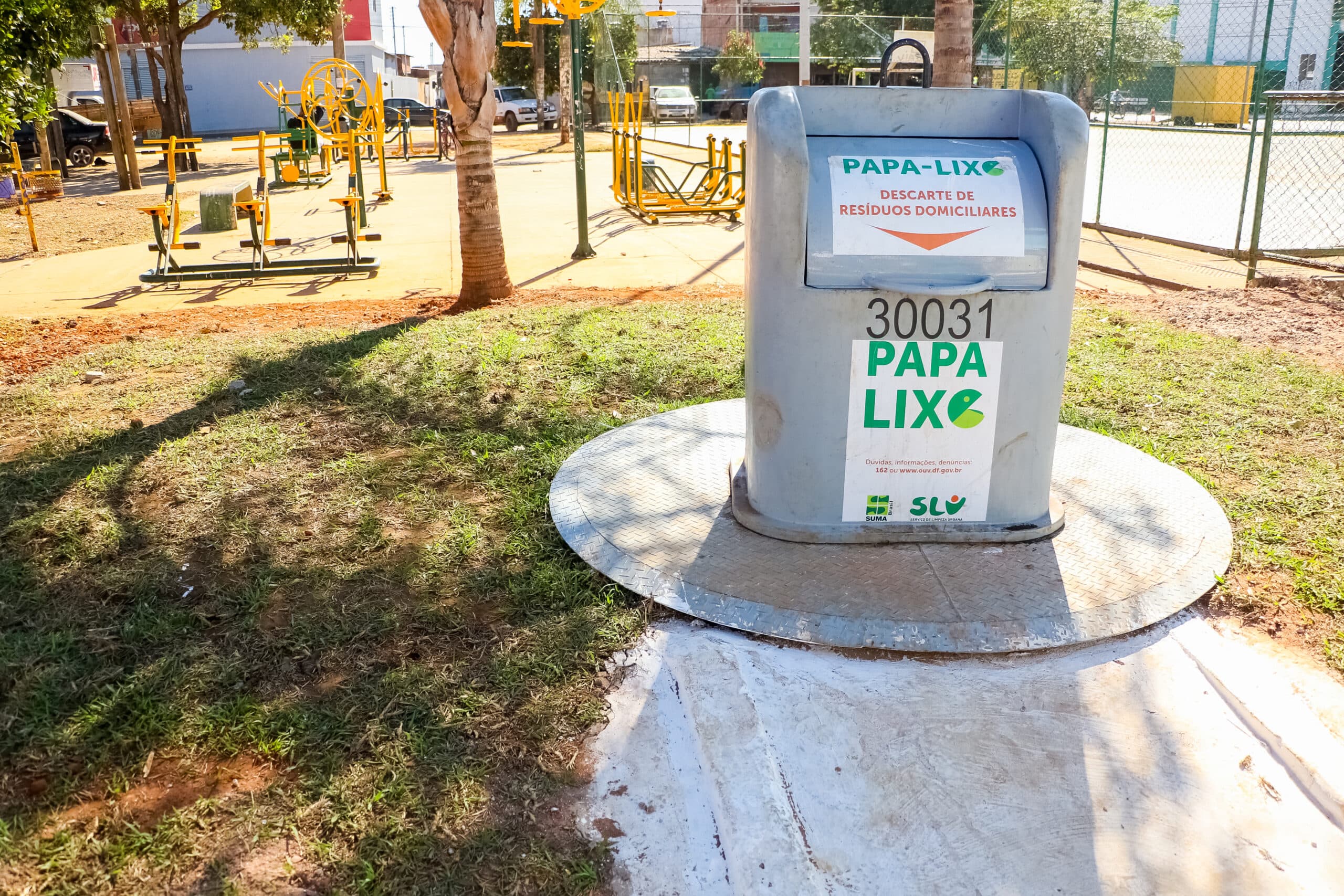 Em 2022, GDF destinou R$ 3,7 milhões à instalação de 108 papa-lixos