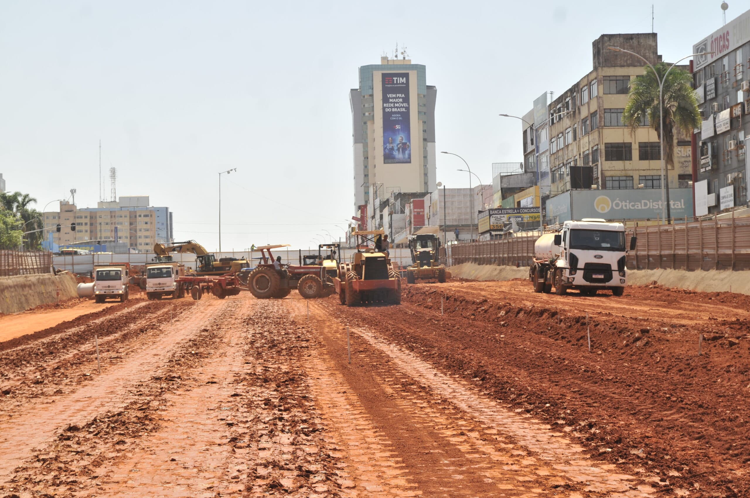 Faltam 3 mil m² para concluir terraplanagem no boulevard do Túnel