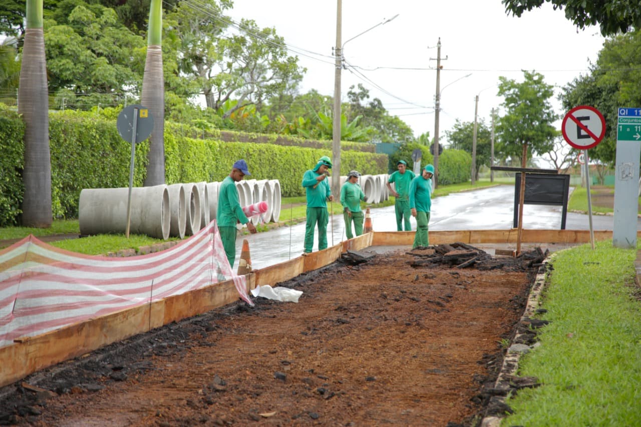 Após ajustes, obras de drenagem no Lago Sul serão retomadas